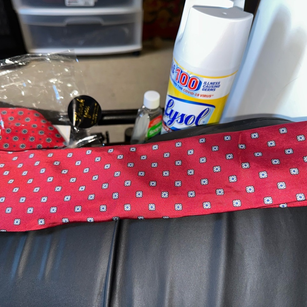 Two Christian Dior Ties 100 percent silk The red one - Picture 11 of 15